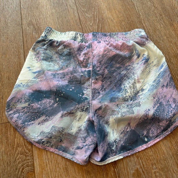Girls All In Motion Run Shorts - Picture 2 of 3